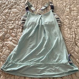 Lululemon adjustable waist tank top with built in bra
